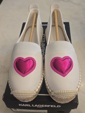 NWT Karl Lagerfeld Manika Heart Patch Espadrilles. Size 7.5